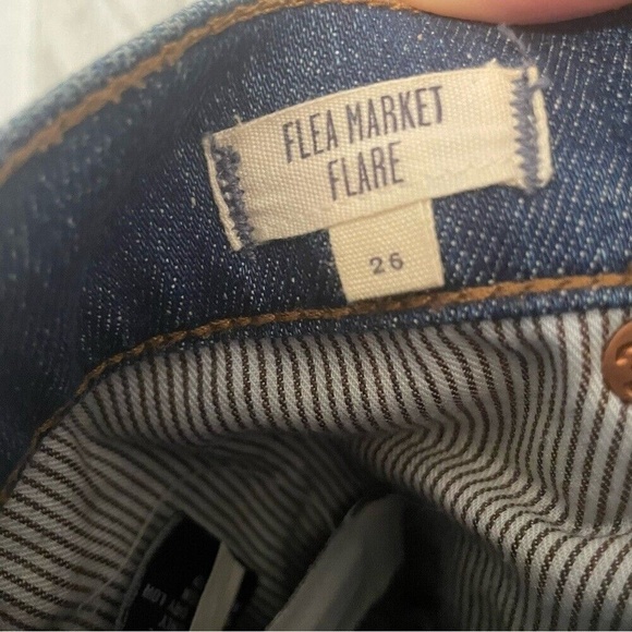 Madewell Flea Market Flare High Rise Jeans -Medium Whiskered Stone Wash size 26 - Picture 4 of 11
